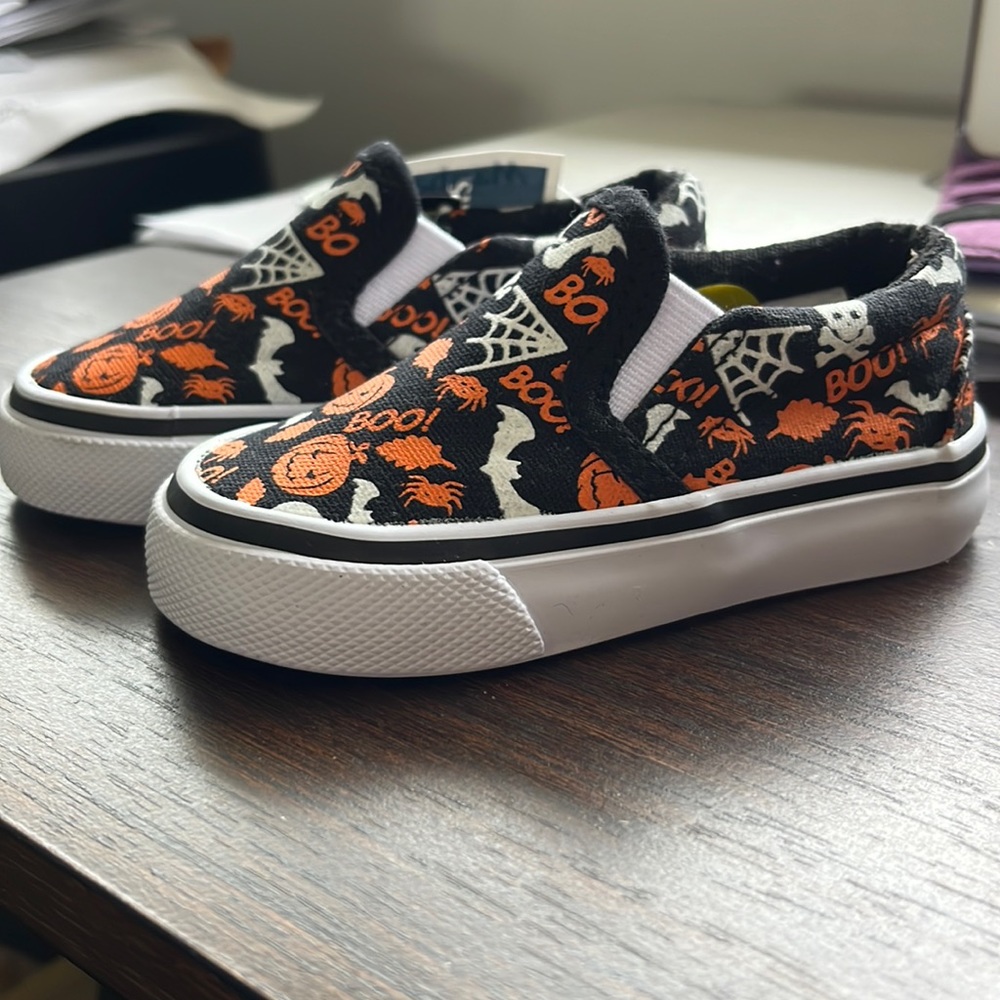 Tommy Bahama Glow in the Dark Kids Halloween Shoes 🕷